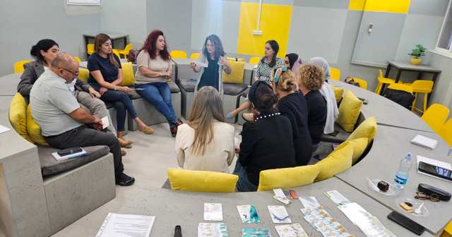 צוות מורים הוא גם קבוצה: לעבוד יחד בתוך בית הספר